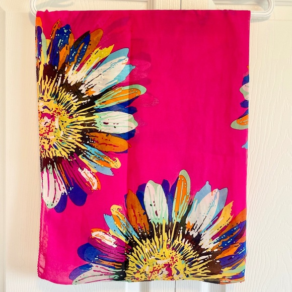 🧣4/$20 Vibrant pink Floral Scarf/Shawl Sarong Beach coverup - Picture 1 of 3